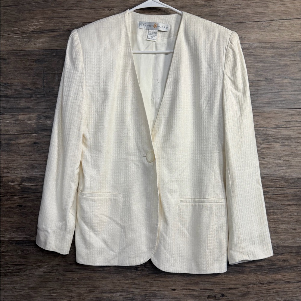 Preswick & Moore Ivory Textured Blazer